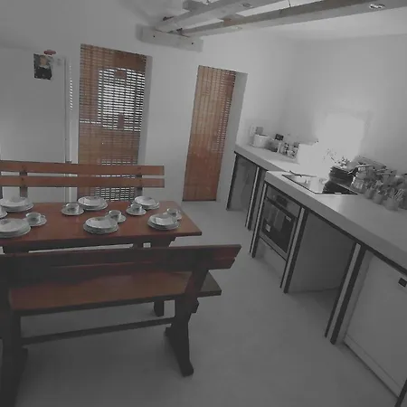 Feriehus Macskafeszek Vendeghaz *