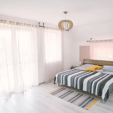 Macskafeszek Vendeghaz Holiday home