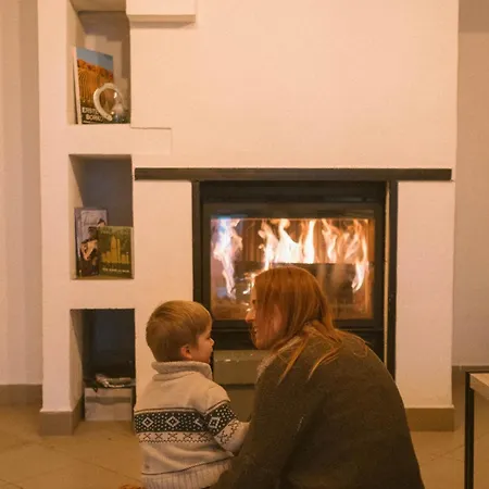 Macskafeszek Vendeghaz Kissomlyo